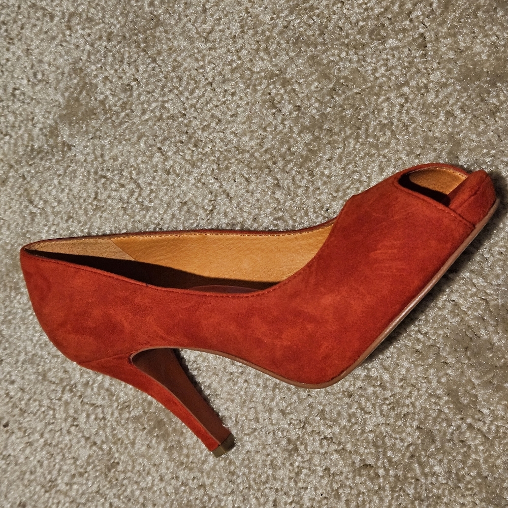 Suede Italian leather pumps